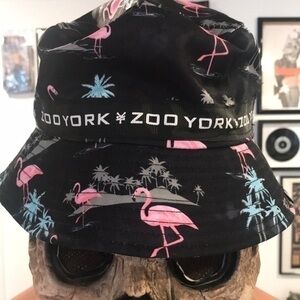 ZOO YORK FLAMINGO PRINT BUCKET HAT